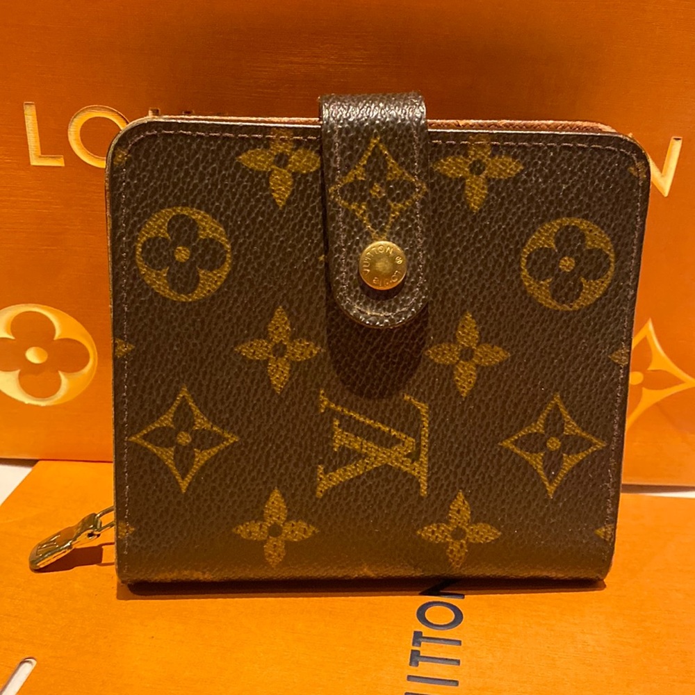 Auth Louis Vuitton Paris monogram compact zip bifold wallet leather interior - Picture 2 of 14